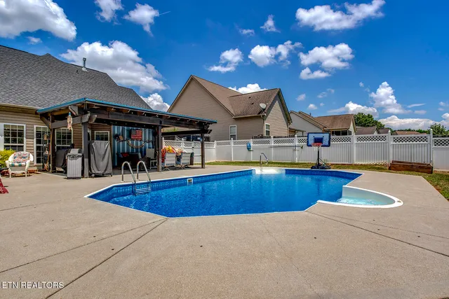 $589,000 | 9328 Ivywood Lane, Knoxville, TN 37931