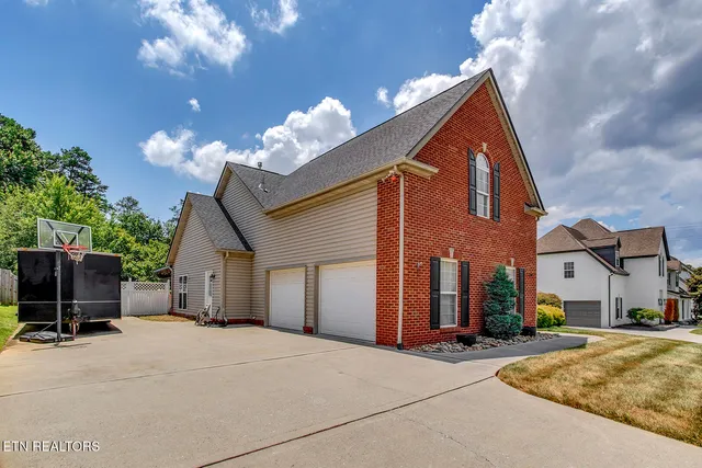 $589,000 | 9328 Ivywood Lane, Knoxville, TN 37931