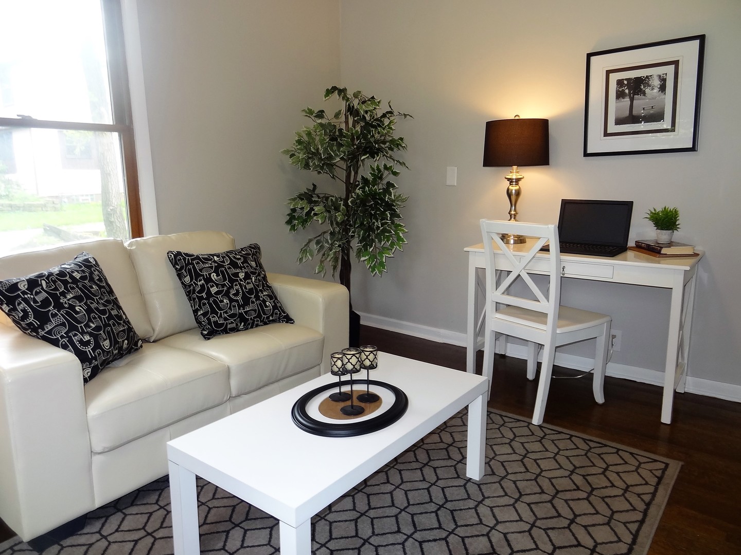 3331 Flossmoor Road Flossmoor, IL 60422 - Photo 12 of 29 a living room with furniture and a table