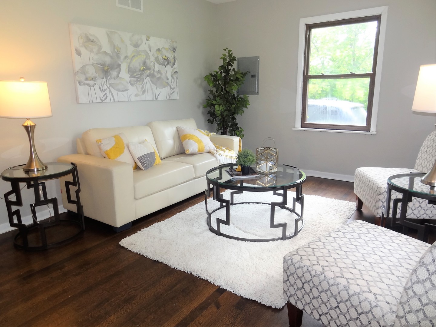 3331 Flossmoor Road Flossmoor, IL 60422 - Photo 16 of 29 a living room with furniture and a window