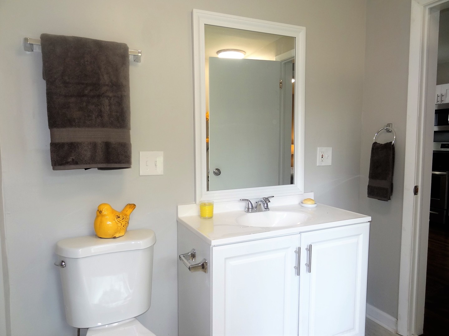 3331 Flossmoor Road Flossmoor, IL 60422 - Photo 21 of 29 a bathroom with a sink and a mirror