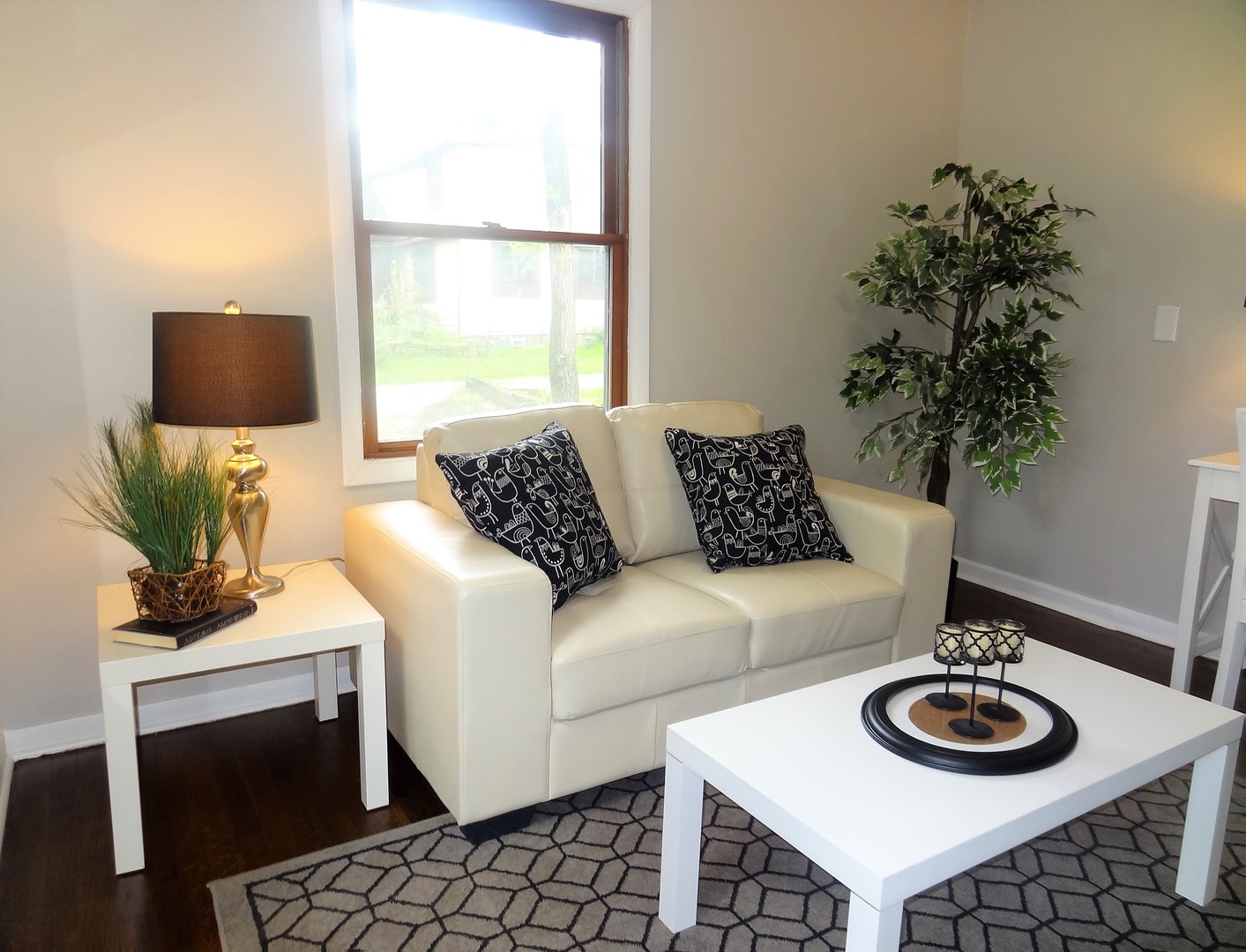3331 Flossmoor Road Flossmoor, IL 60422 - Photo 7 of 29 a living room with furniture and a flat screen tv