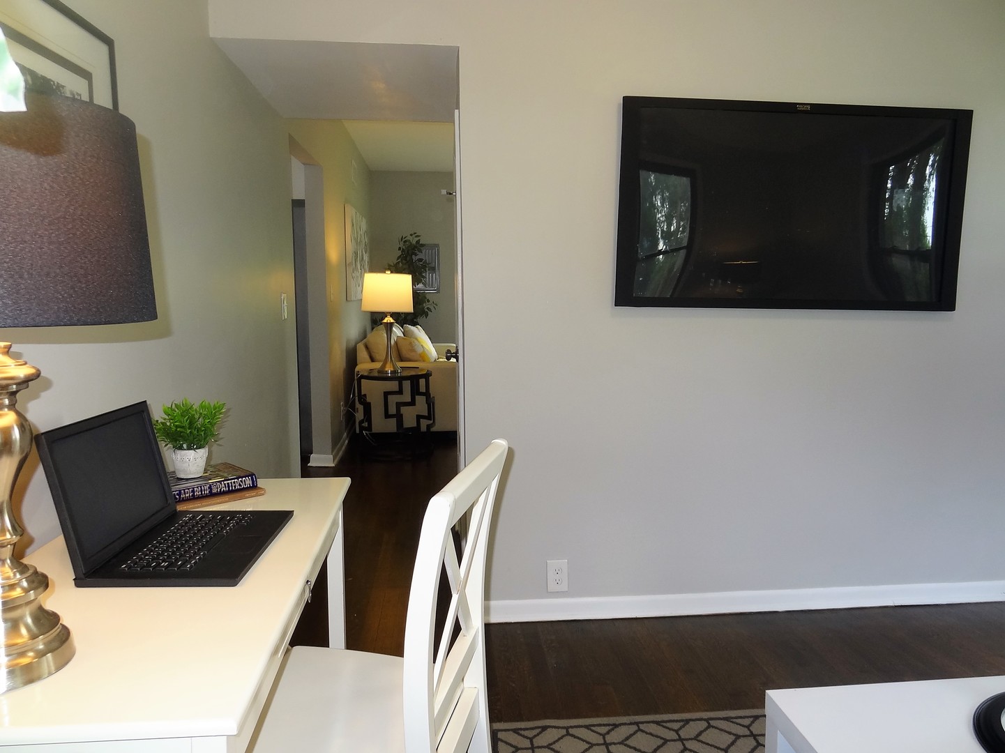 3331 Flossmoor Road Flossmoor, IL 60422 - Photo 8 of 29 a living room with furniture and wooden floor