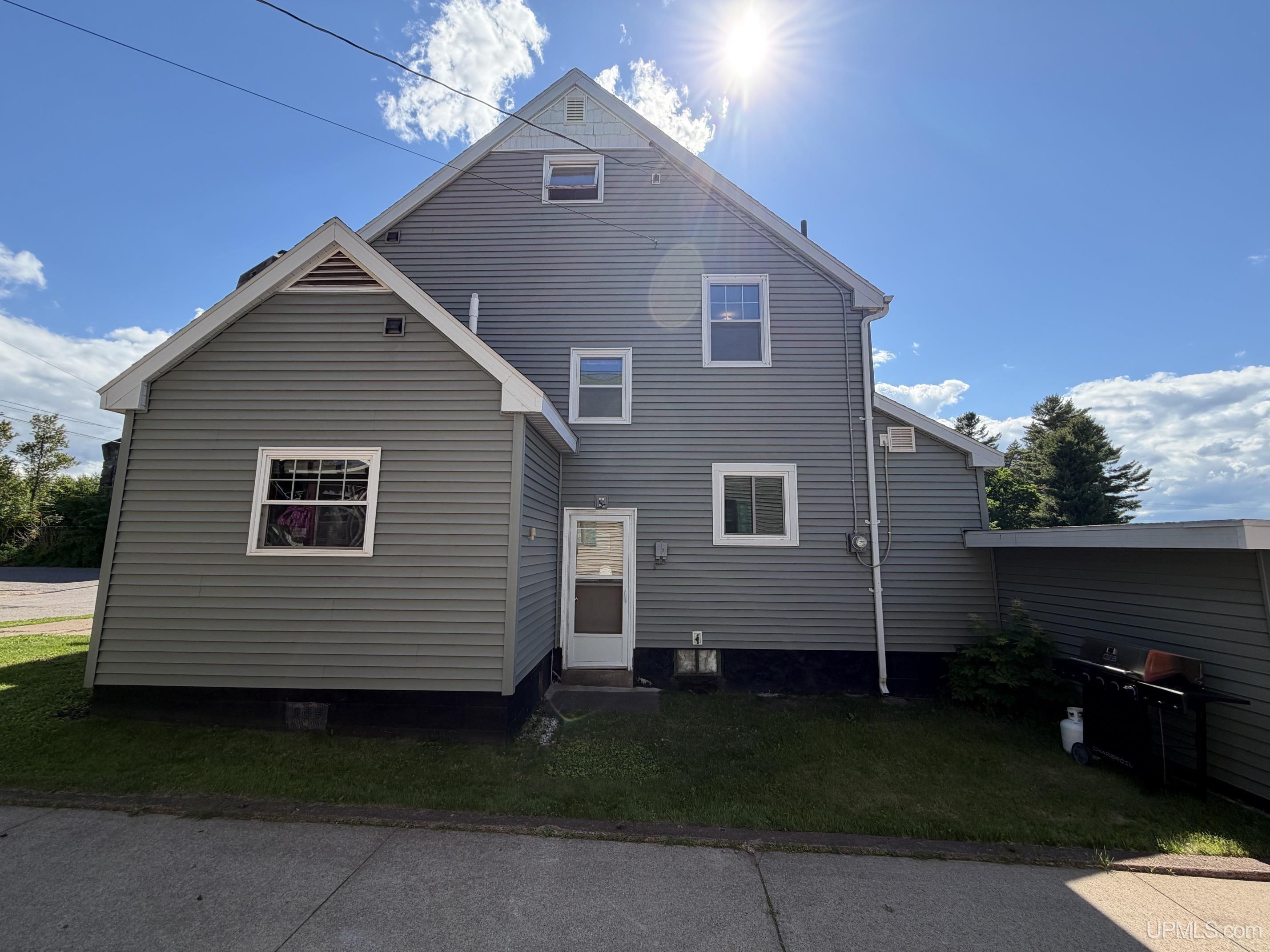 326 West Ridge Street Ishpeming, MI 49849 - Photo 4 of 61