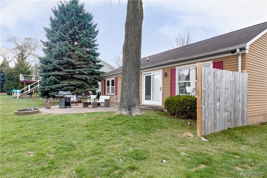 676 Bolinger Street Rochester, MI 48307 - Photo 16 of 18 16.jpg