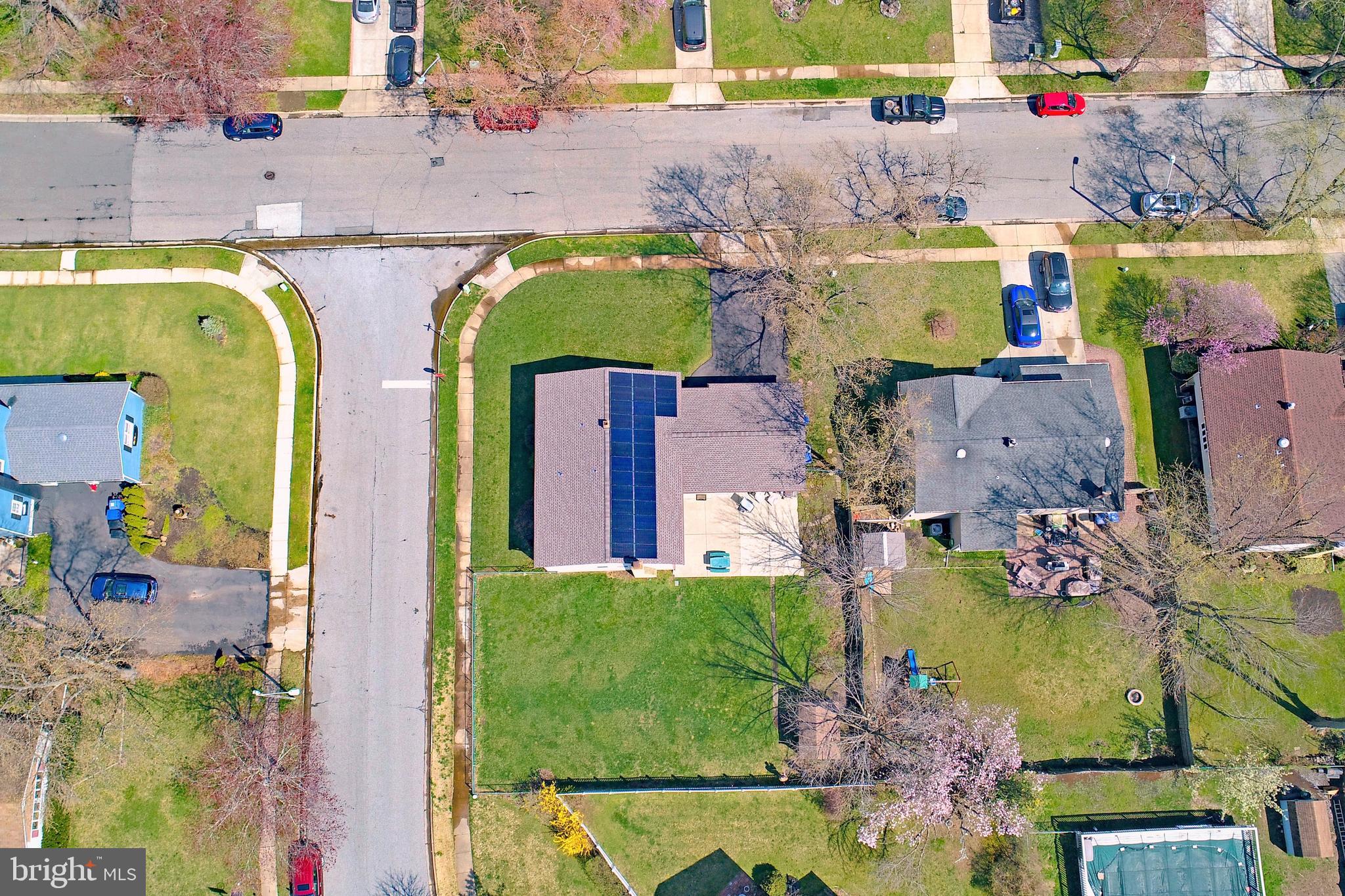 Overhead View - great neighborhood setting