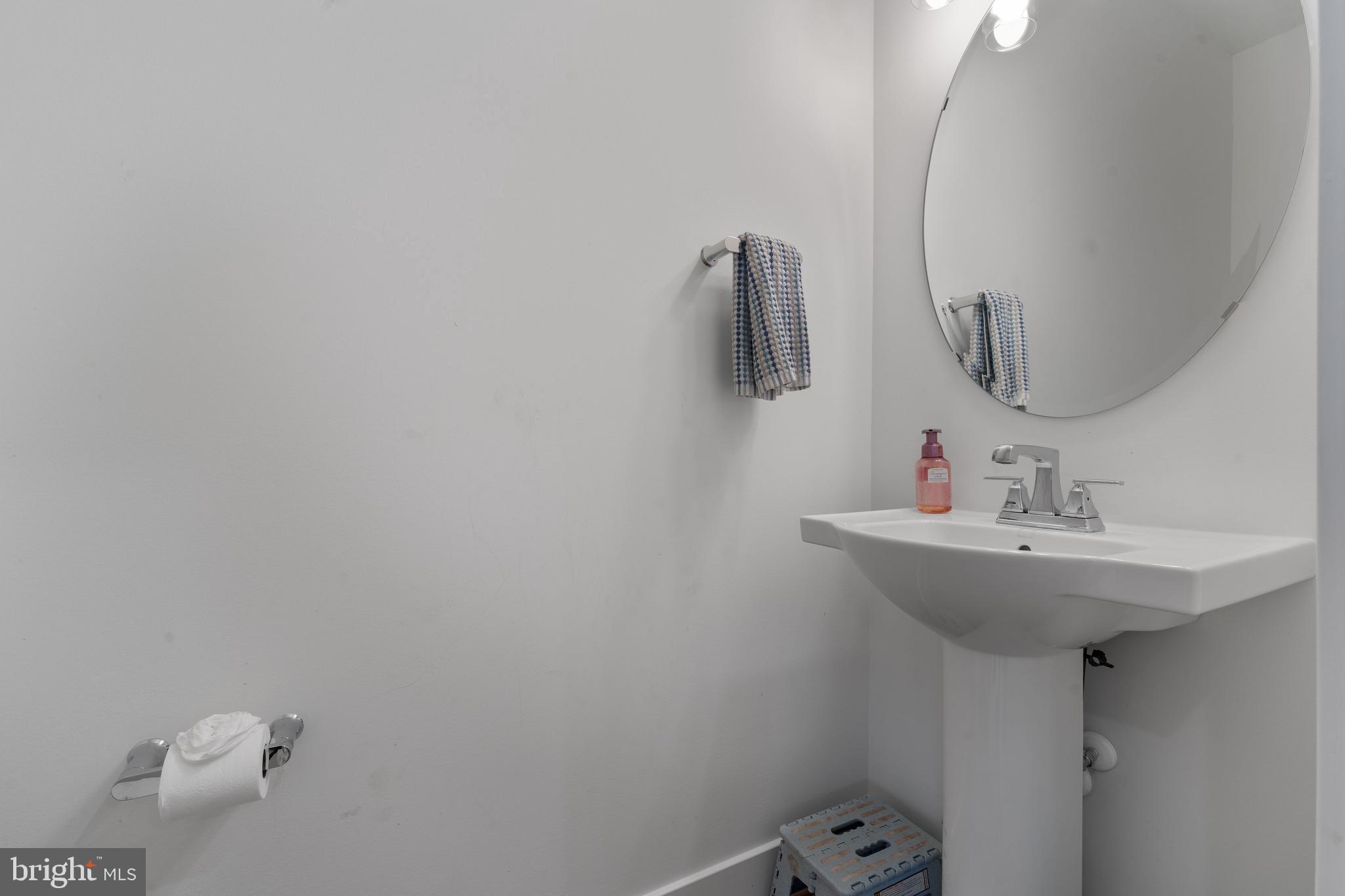 620 Doyle Road Deale, MD 20751 - Photo 10 of 36 Main level powder room