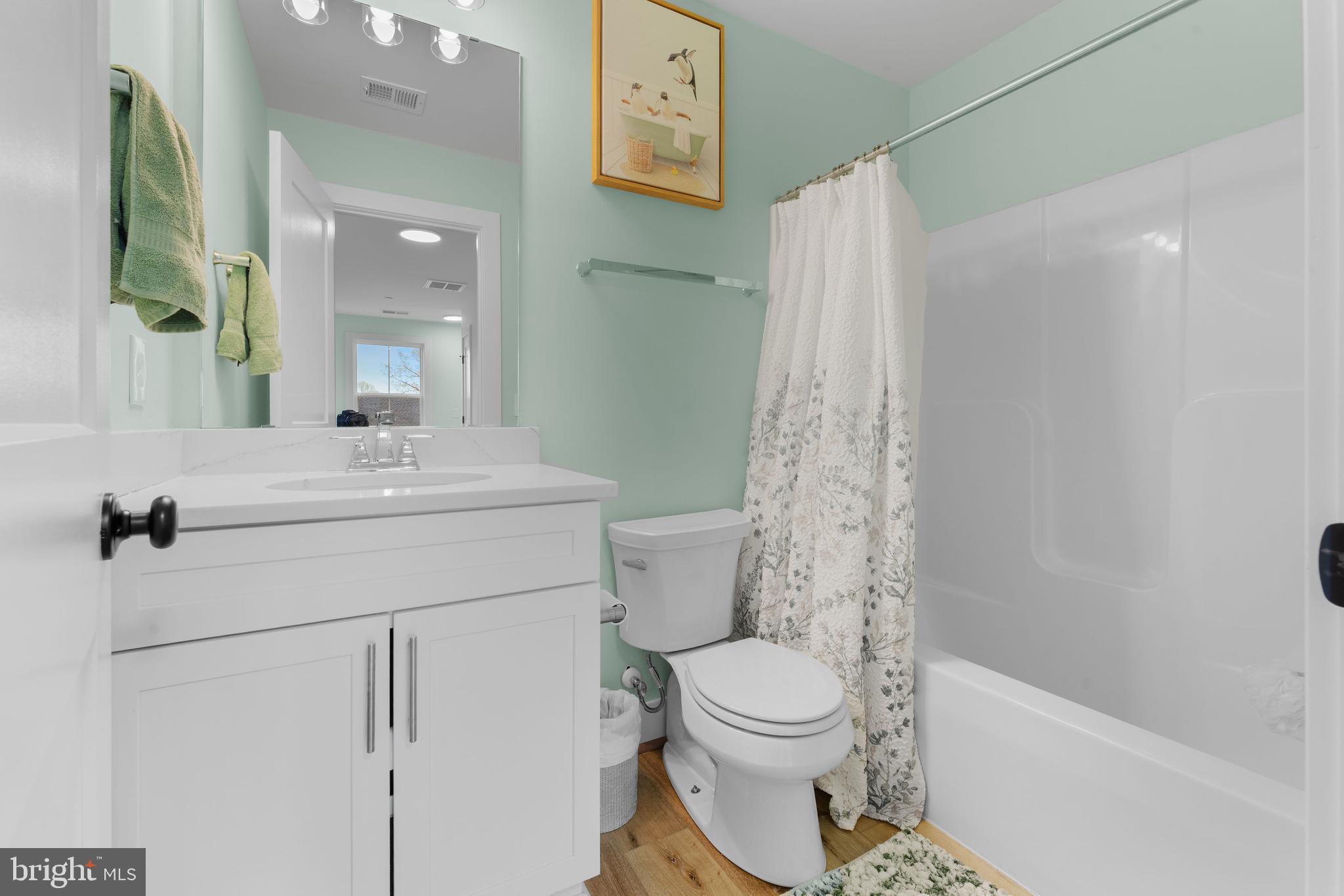 620 Doyle Road Deale, MD 20751 - Photo 22 of 36 Upper level hallway bathroom