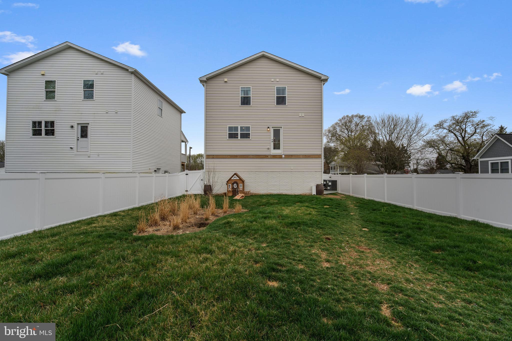 620 Doyle Road Deale, MD 20751 - Photo 29 of 36 Rear yard - flat and new vinyl fence!