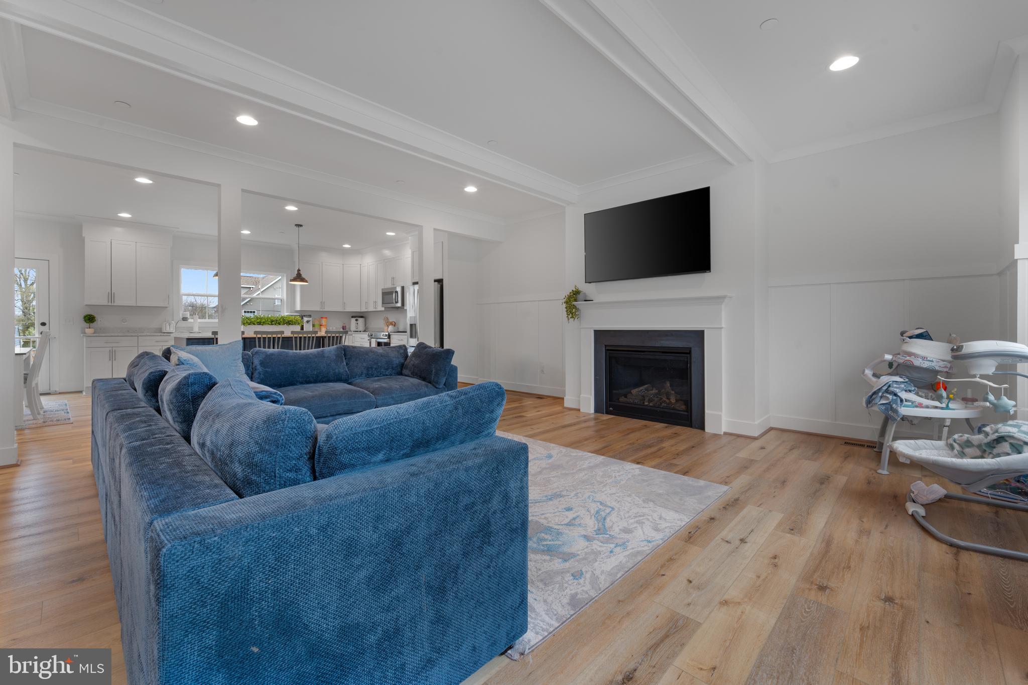 620 Doyle Road Deale, MD 20751 - Photo 3 of 36 Living area with gas fireplace