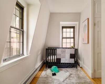 a view of an entryway with workspace