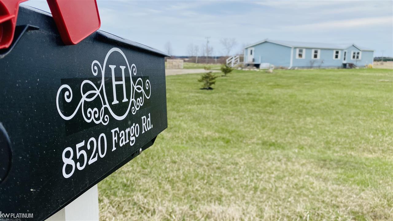 8520 Fargo Road Avoca, MI 48006 - Photo 8 of 46