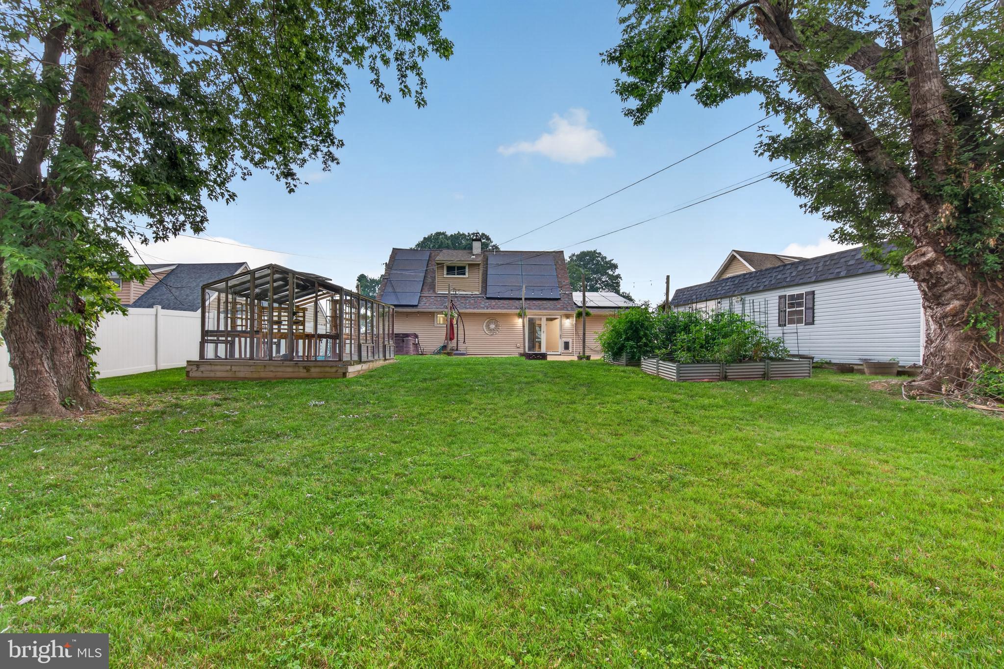 10 Indian Red Road Levittown, PA 19057 - Photo 24 of 36 Large yard