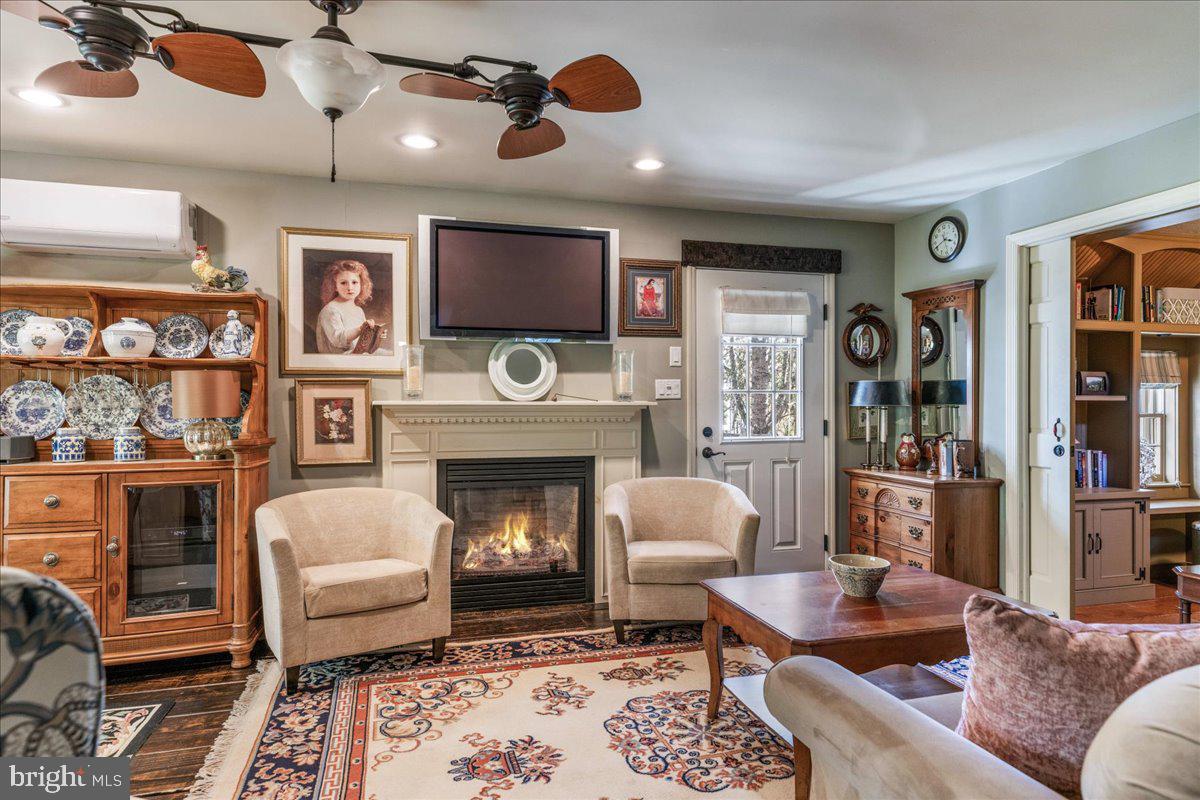1249 Pebble Hill Road Doylestown, PA 18901 - Photo 21 of 48 In-law suite: Sitting room