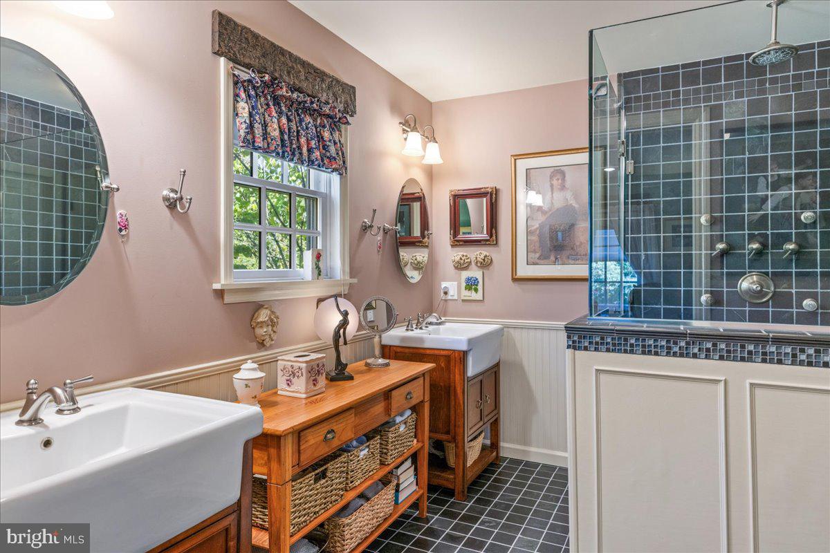 1249 Pebble Hill Road Doylestown, PA 18901 - Photo 24 of 48 In-law suite: en-suite bathroom