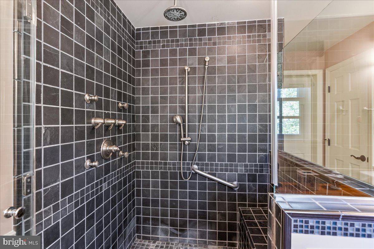 1249 Pebble Hill Road Doylestown, PA 18901 - Photo 25 of 48 In-law suite: en-suite bathroom