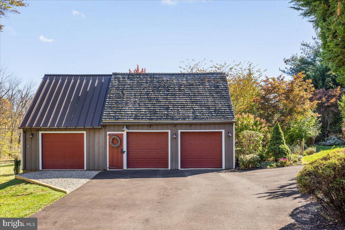 1249 Pebble Hill Road Doylestown, PA 18901 - Photo 37 of 48 3-car garage