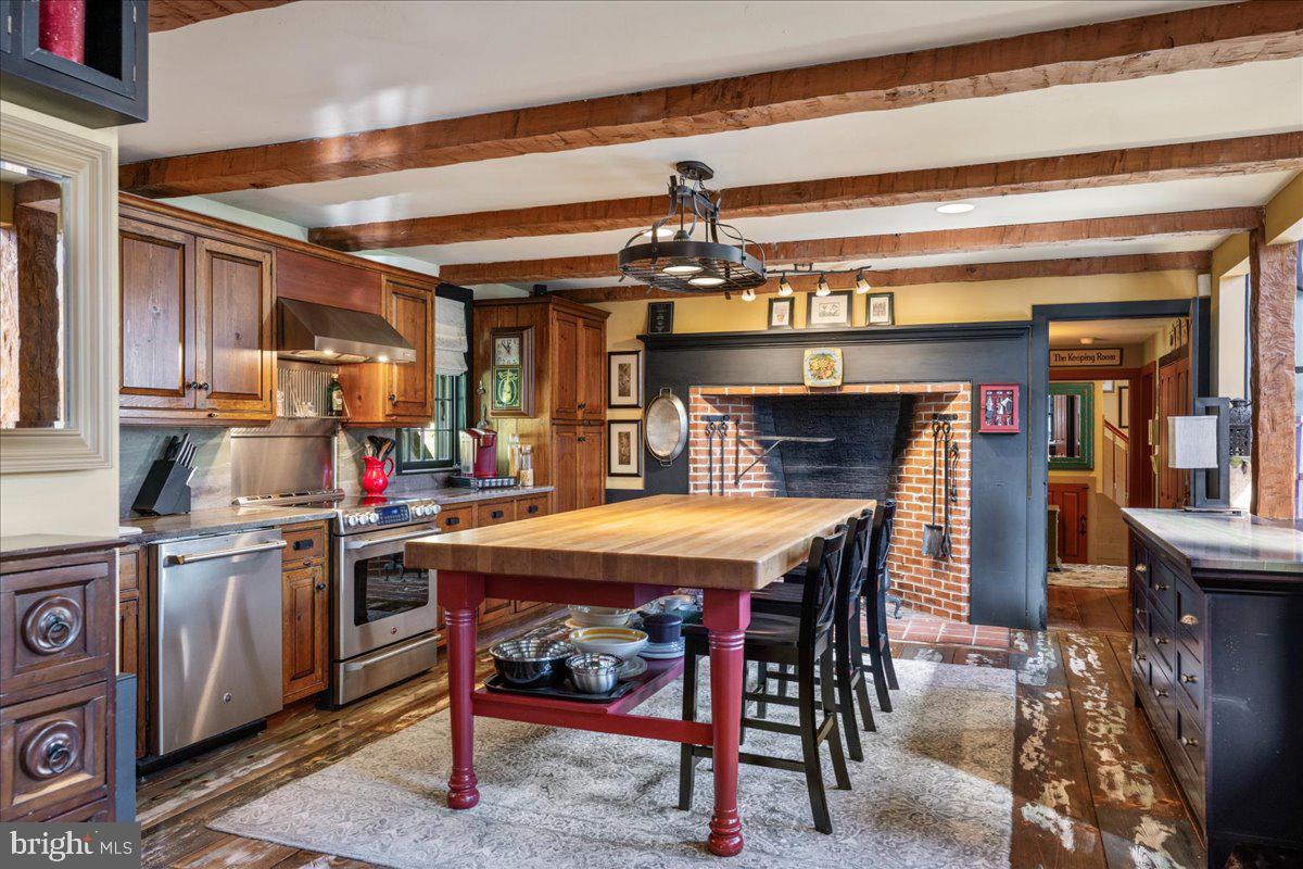 1249 Pebble Hill Road Doylestown, PA 18901 - Photo 5 of 48 Chef's kitchen