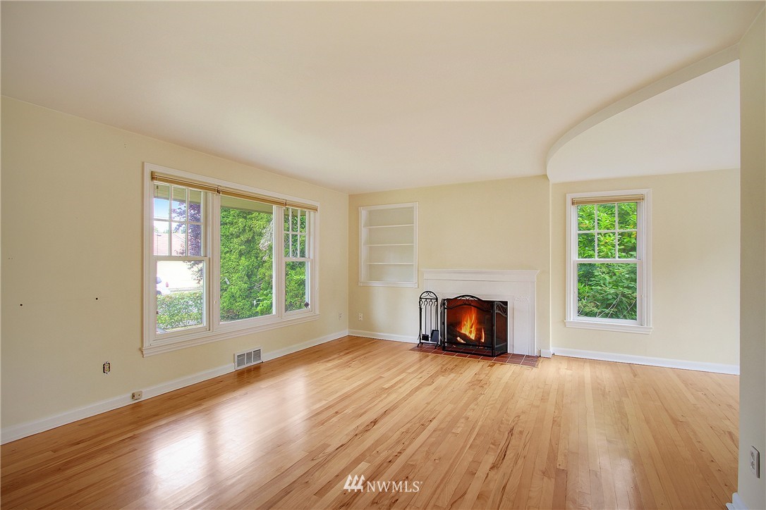 4911 Southwest Dawson Street Seattle, WA 98136 - Photo 4 of 18 Gallery Image 4