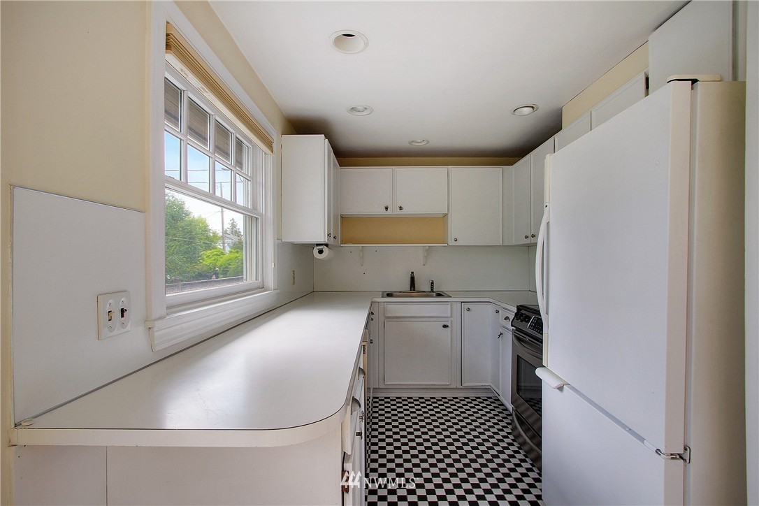 4911 Southwest Dawson Street Seattle, WA 98136 - Photo 5 of 18 Gallery Image 5