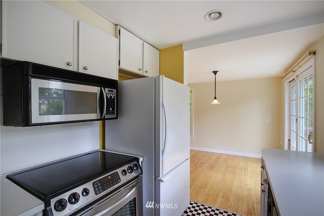 4911 Southwest Dawson Street Seattle, WA 98136 - Photo 6 of 18 Gallery Image 6