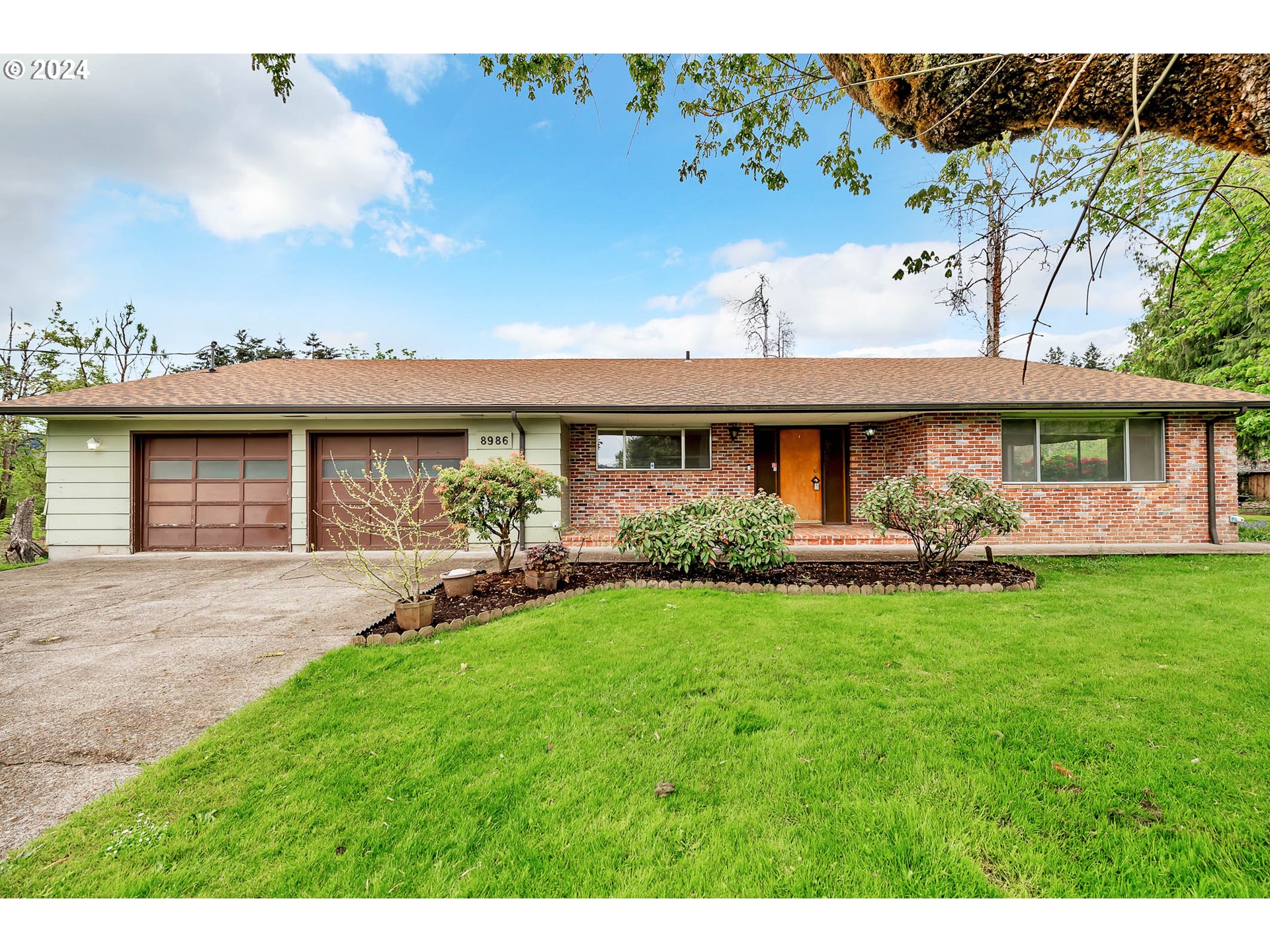 8986 Thurston Road Springfield, OR 97478 - Photo 1 of 40 Gallery Image 1