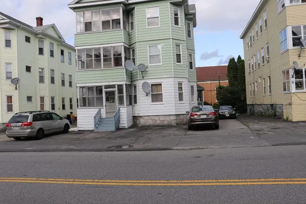 $2,200 | 84 Lovell Street, Unit 1, Worcester, MA 01603