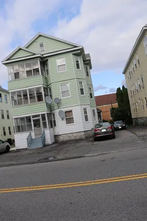 $2,200 | 84 Lovell Street, Unit 1, Worcester, MA 01603