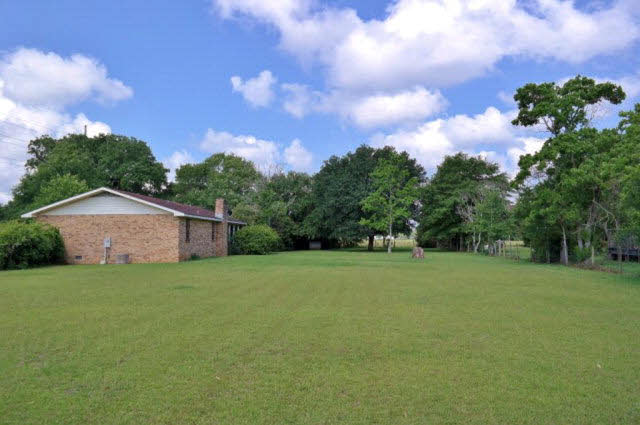 18545 County Road 26 Foley, AL 36535 - Photo 18 of 18 Side Yard