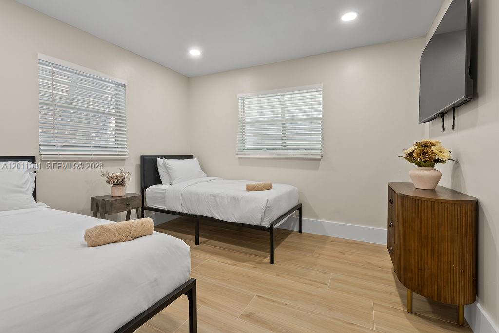 736 Prosperity Farms Road North Palm Beach, FL 33408 - Photo 4 of 31