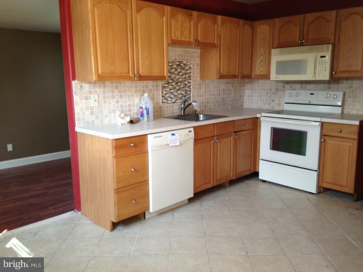 81 Estates Road Pine Hill, NJ 08021 - Photo 8 of 17