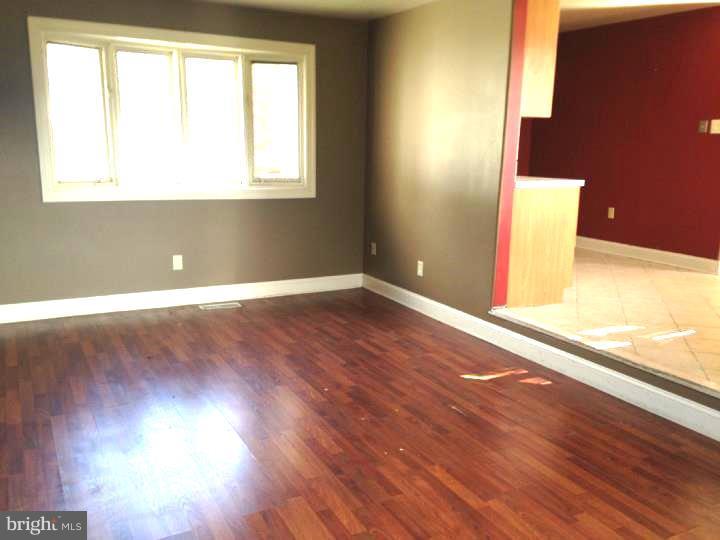 81 Estates Road Pine Hill, NJ 08021 - Photo 9 of 17