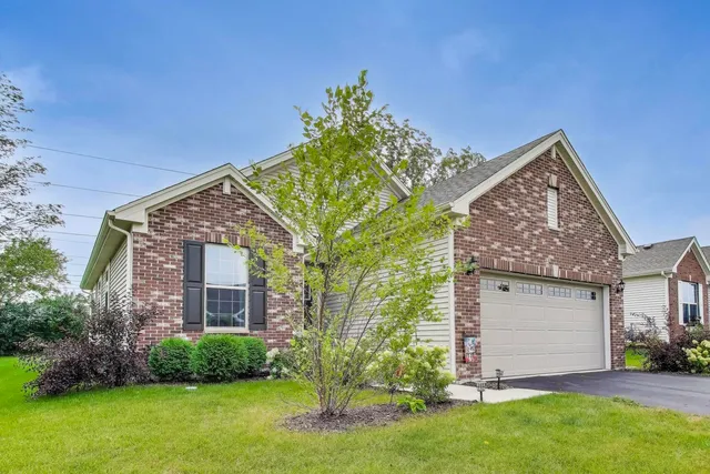 $369,000 | 1101 Black Cherry Drive, Crystal Lake, IL 60012