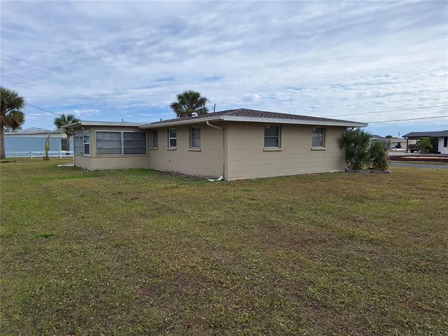 $1,995 | 858 East 7th Street, Englewood, FL 34223