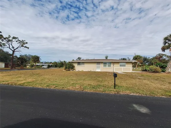 $1,995 | 858 East 7th Street, Englewood, FL 34223