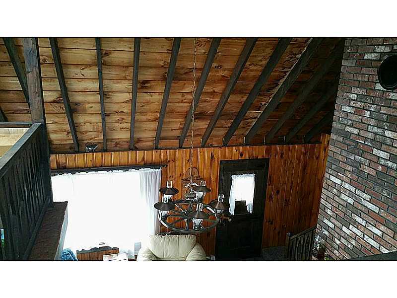 33 Greenbrier Road Narragansett, RI 02882 - Photo 11 of 24 Living Room.