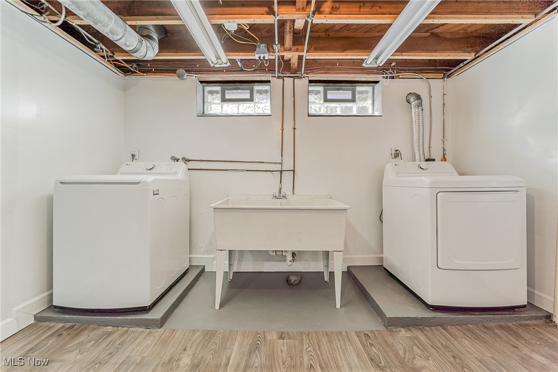 3200 Dentzler Road Parma, OH 44134 - Photo 25 of 32 Laundry room