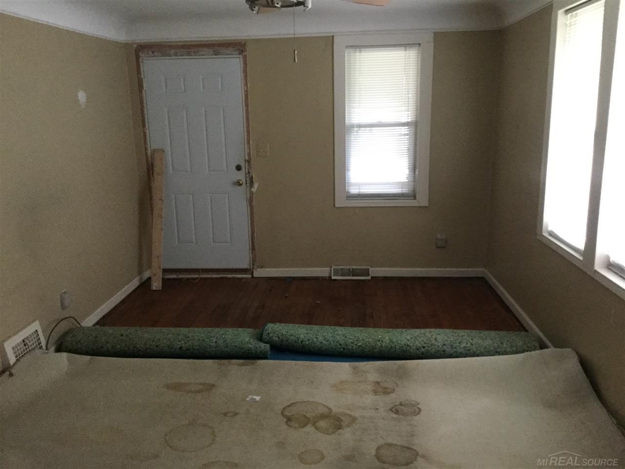 3061 Emmons Avenue Rochester, MI 48307 - Photo 29 of 61 Family Room