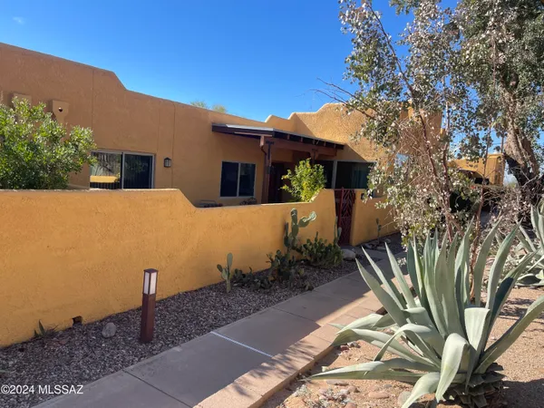 $1,800 | 6255 North Camino Pimeria Alta, Unit 130, Tucson, AZ 85718