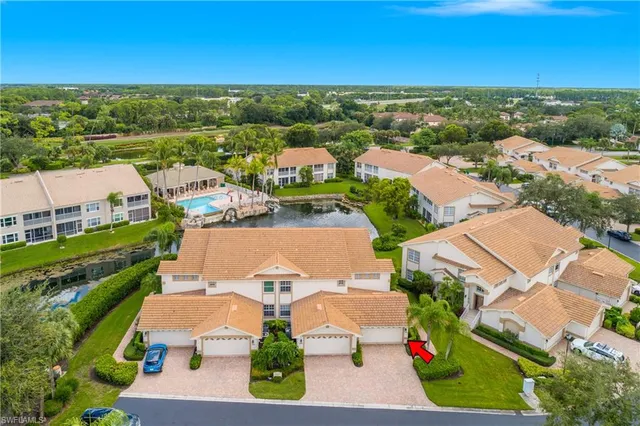 $565,000 | 5643 Sandlewood Court, Unit 2004, Naples, FL 34110