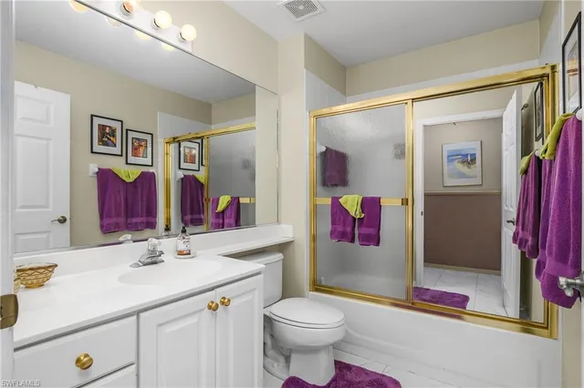 $565,000 | 5643 Sandlewood Court, Unit 2004, Naples, FL 34110