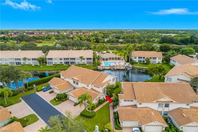 $565,000 | 5643 Sandlewood Court, Unit 2004, Naples, FL 34110