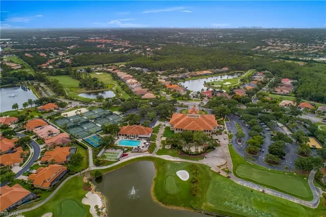 $565,000 | 5643 Sandlewood Court, Unit 2004, Naples, FL 34110