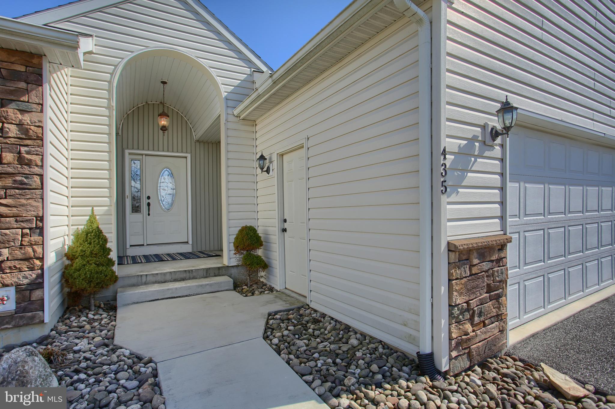 435 Meeting House Spring Road Carlisle, PA 17013 - Photo 3 of 36 Covered Front Porch