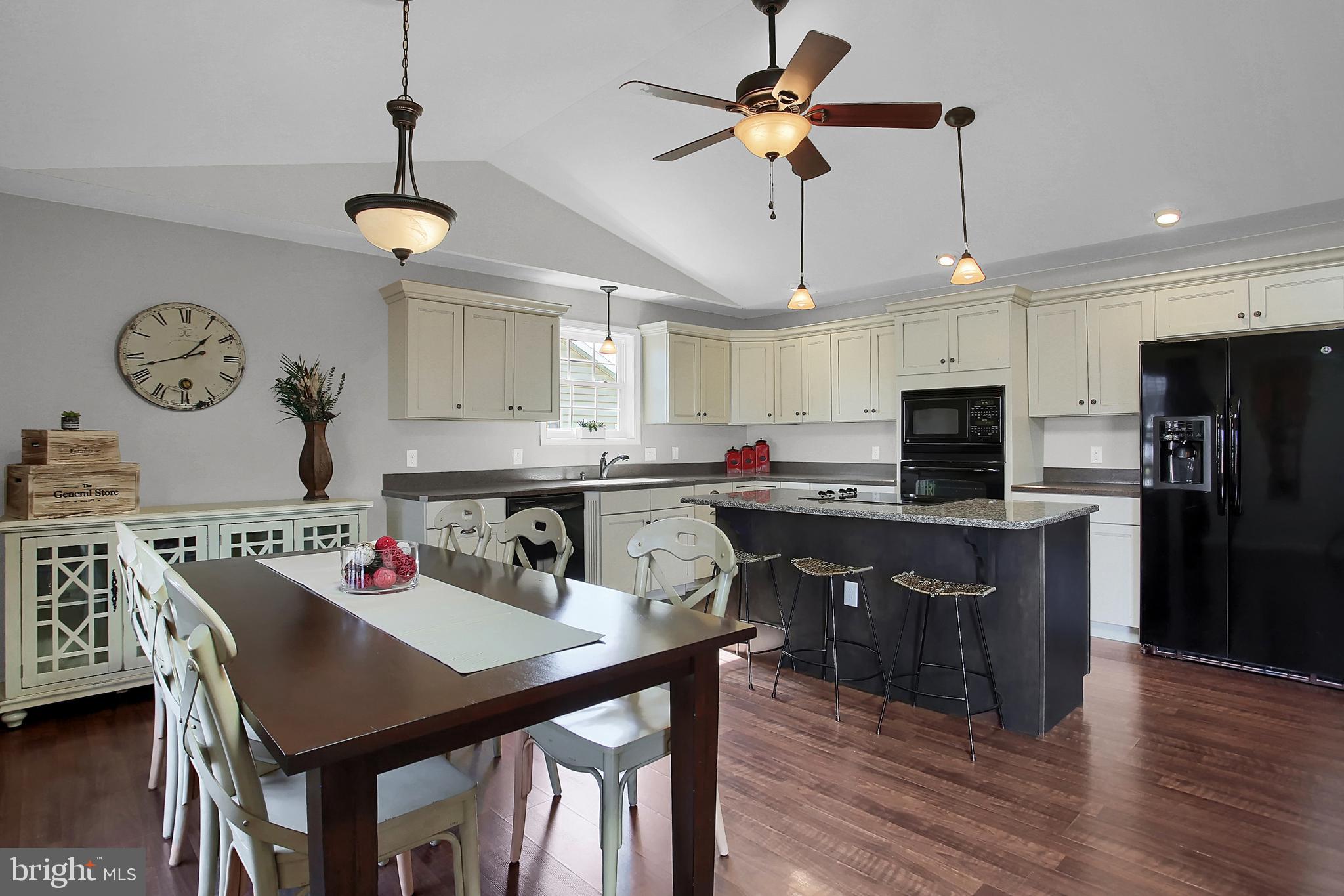 435 Meeting House Spring Road Carlisle, PA 17013 - Photo 9 of 36 Dining and Kitchen Area