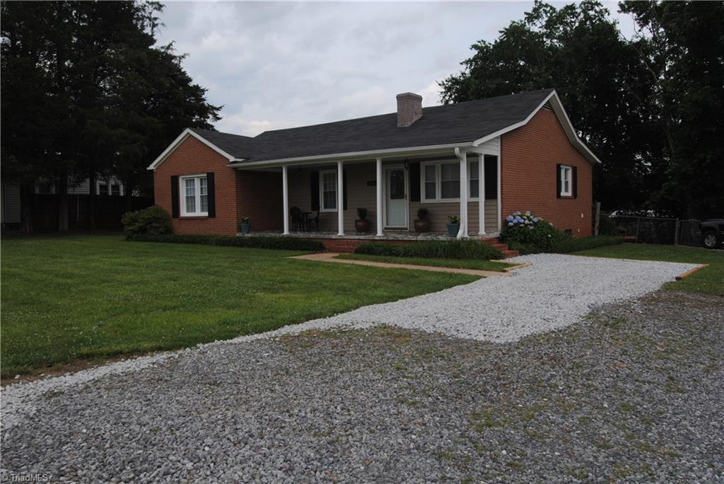 1086 McBride Road Mount Airy, NC 27030 - Photo 4 of 16 Gallery Image 4