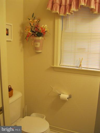 6487 Retreat Road King George, VA 22485 - Photo 5 of 12 Powder Room