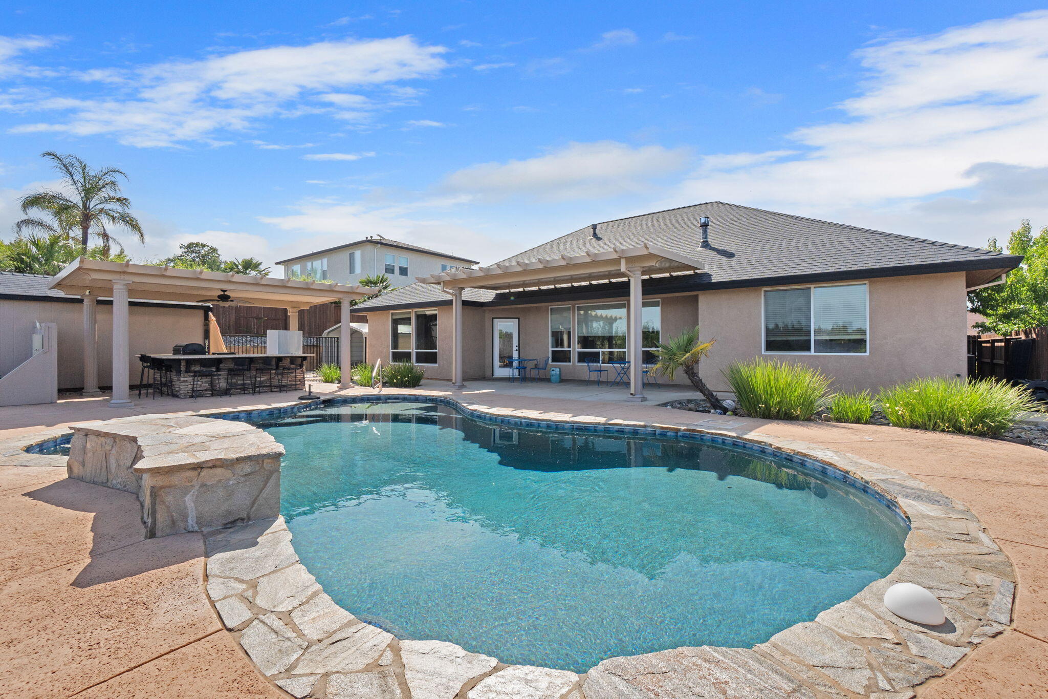 372 Stinson Loop Redding, CA 96003 - Photo 63 of 79 Pool