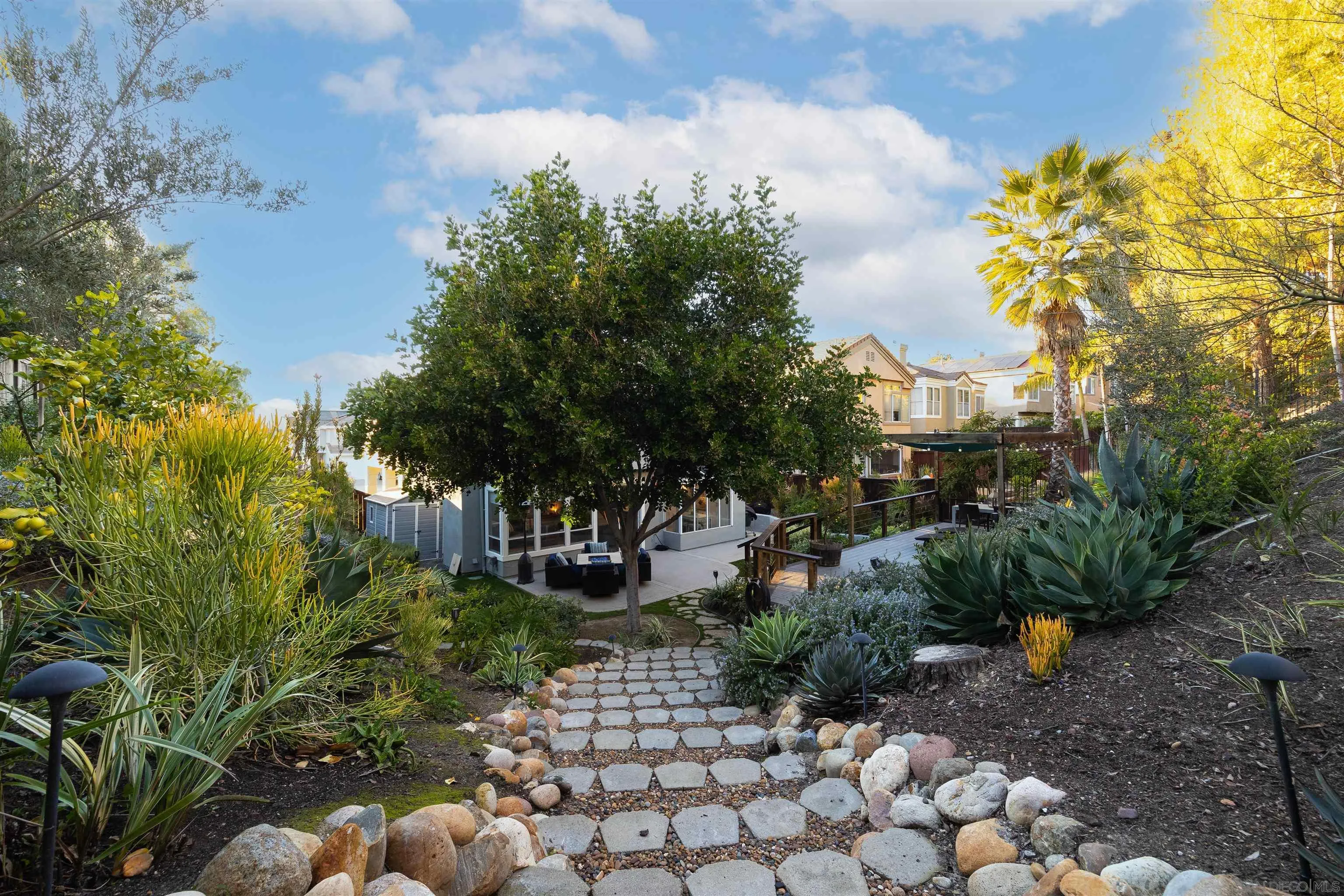 13835 Carmel Ridge Road San Diego, CA 92128 - Photo 26 of 38 a garden with lots of trees
