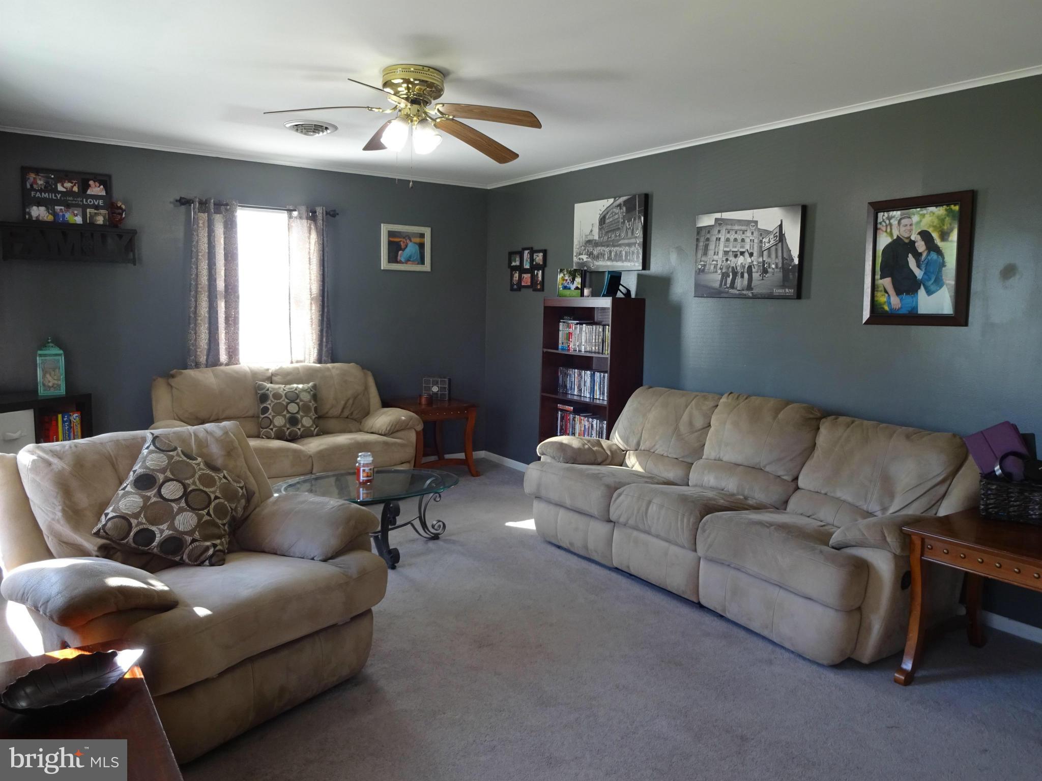 5032 Russell Road Woolford, MD 21677 - Photo 3 of 30 Living Room